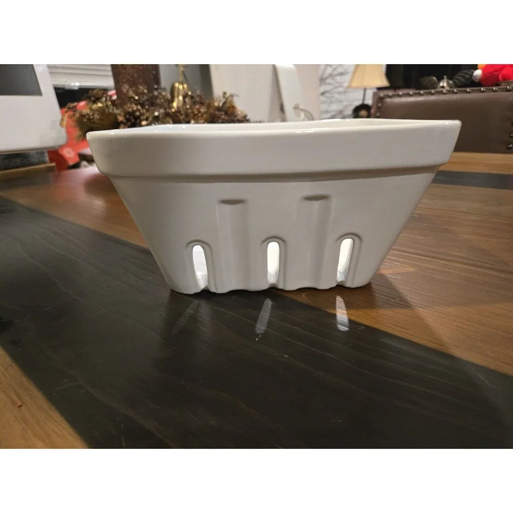 Crate and Barrel White Ceramic Berry Box Square Farmers Market Style Basket XL